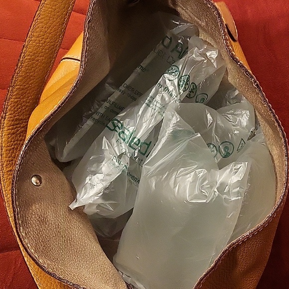 Dooney&Bourke pebble grain leather shoulder bag with logo lock - Picture 4 of 7